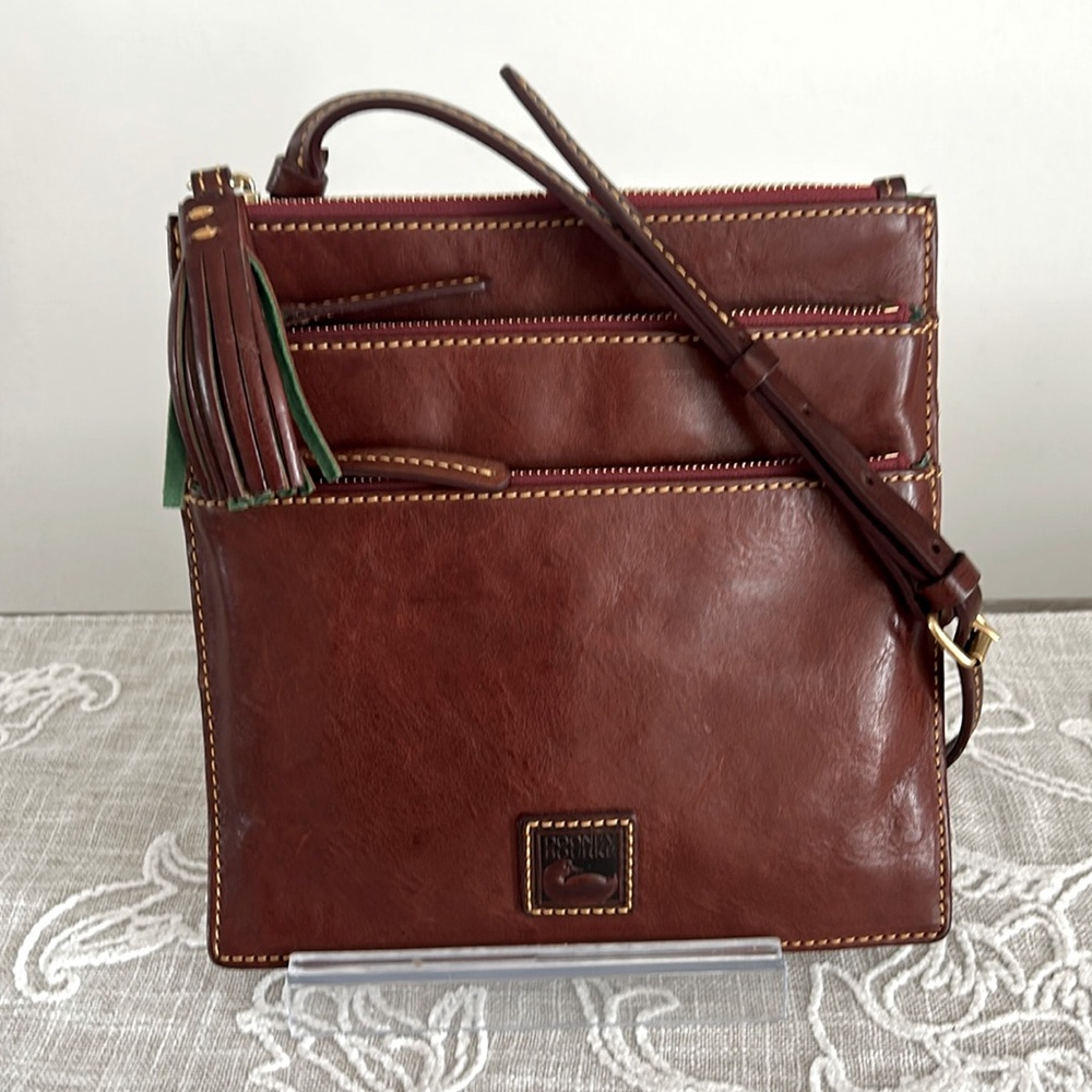Dooney & Bourke EUC Florentine Leather Triple Zip Crossbody